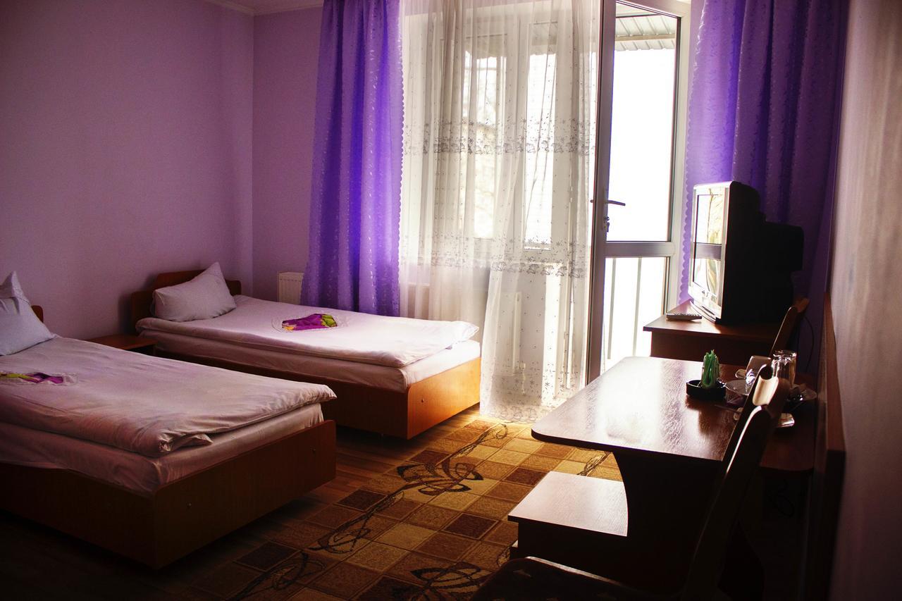 Hotel Confort Drochia Экстерьер фото