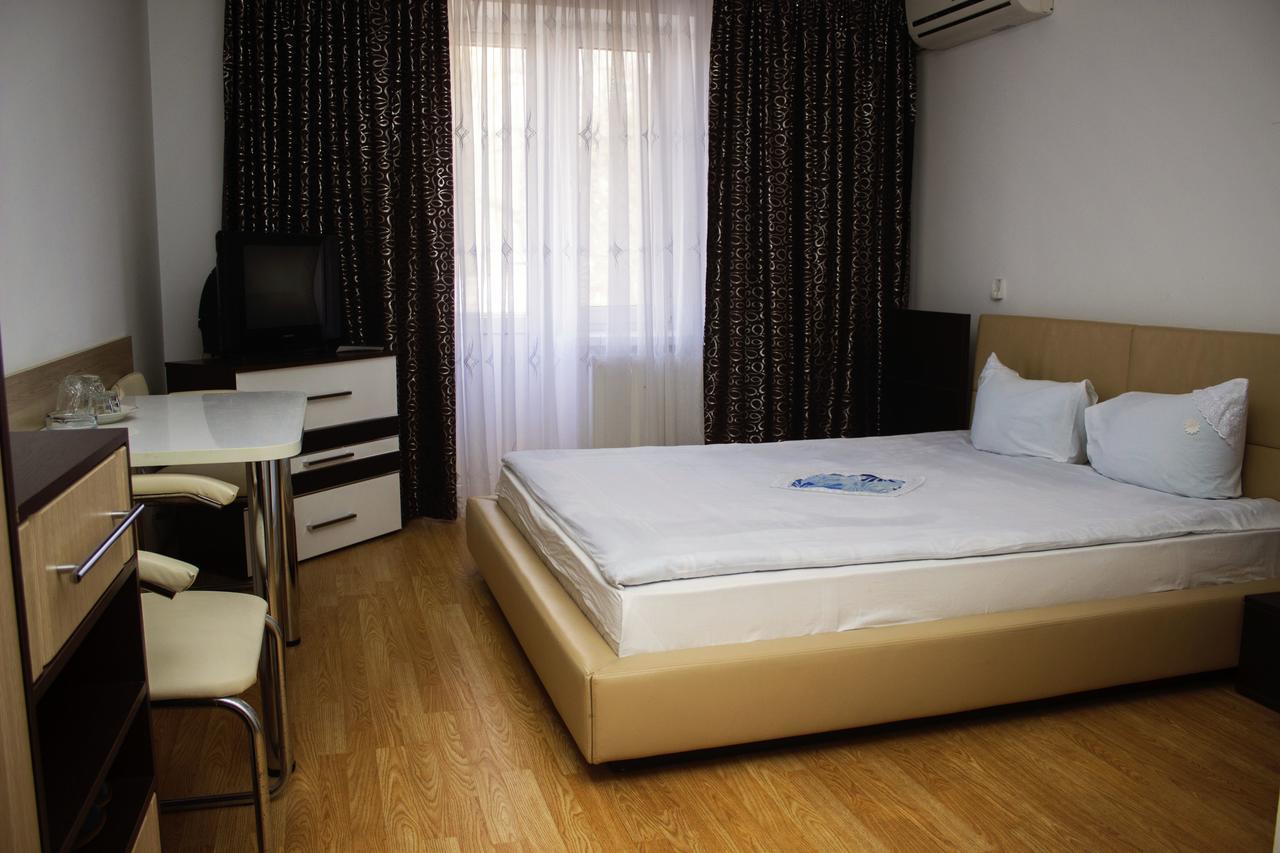 Hotel Confort Drochia Экстерьер фото