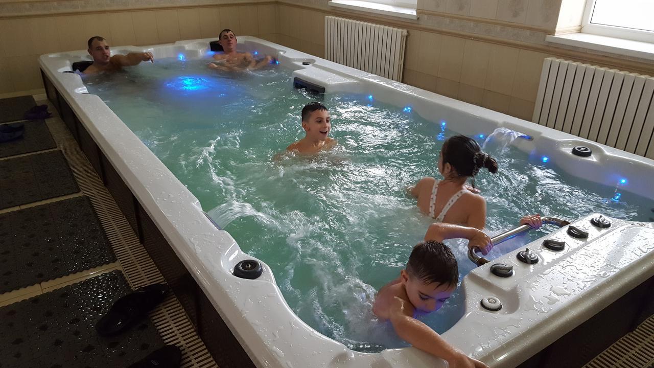 Hotel Confort Drochia Экстерьер фото