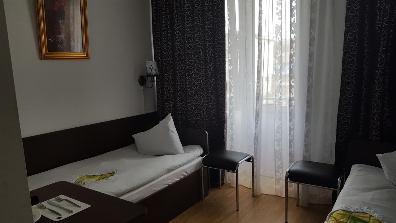 Hotel Confort Drochia Экстерьер фото