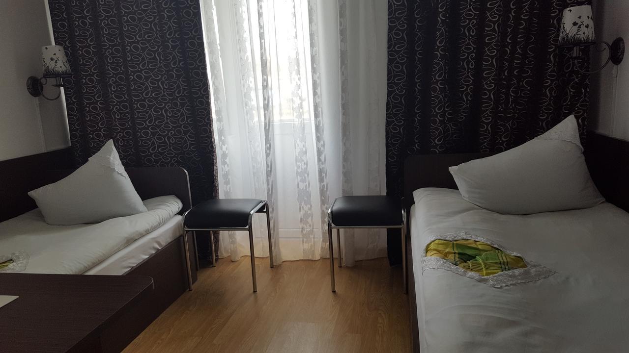 Hotel Confort Drochia Экстерьер фото